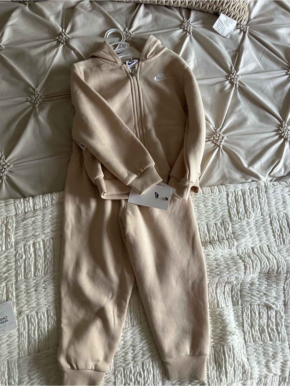 Nike Kids 2-Piece Set in Light Beige